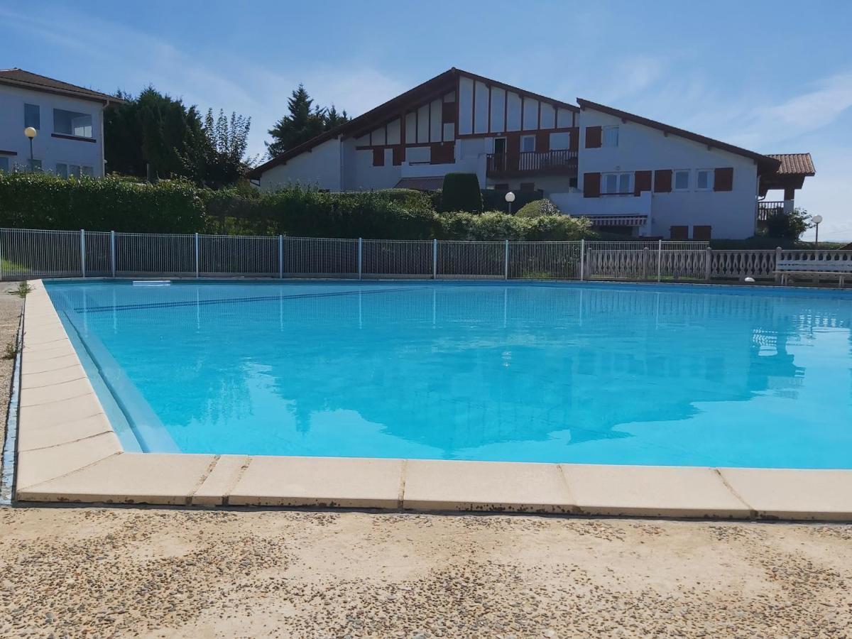 Appartement A Hendaye Avec Piscine Et A Cote De La Plage Экстерьер фото
