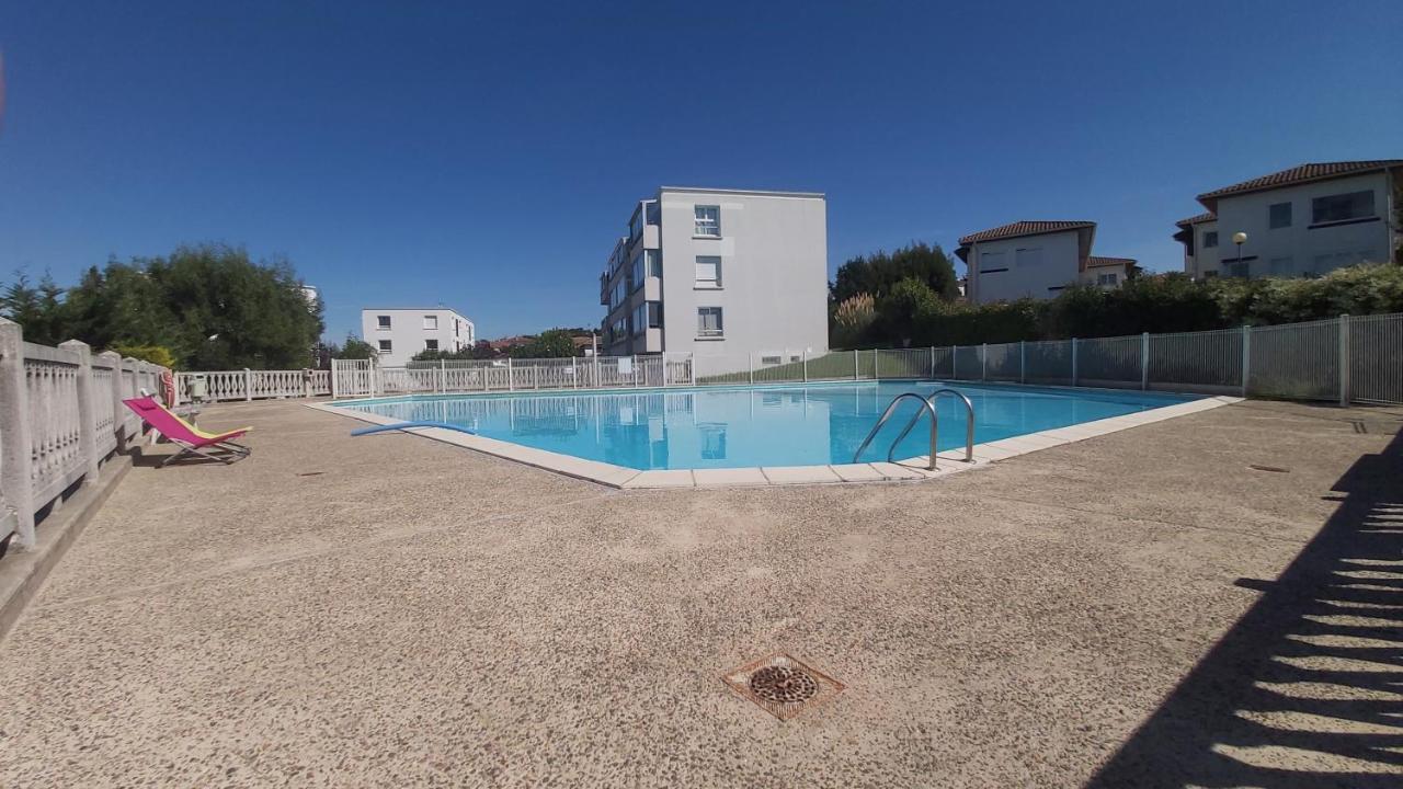 Appartement A Hendaye Avec Piscine Et A Cote De La Plage Экстерьер фото